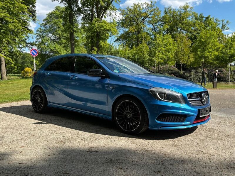 Blaugrau Gebraucht 2013 Mercedes A250 Limousine | 15.899 € (Fairer Preis) - Bild 1/4