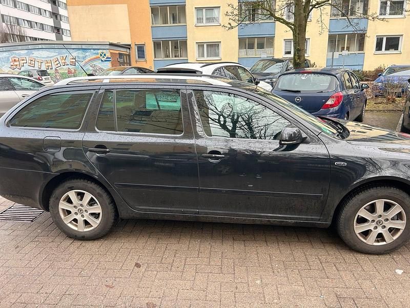 Gebraucht Skoda Octavia 160 PS (117 kW) 2009 Schwarz Kombi