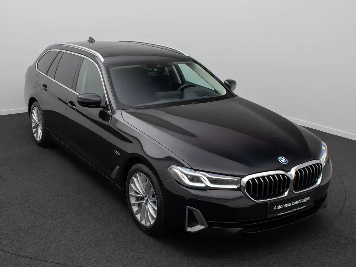 Gebraucht BMW 530 Luxury Line 292 PS (214 kW) 2022 Saphirschwarz  475 Kombi