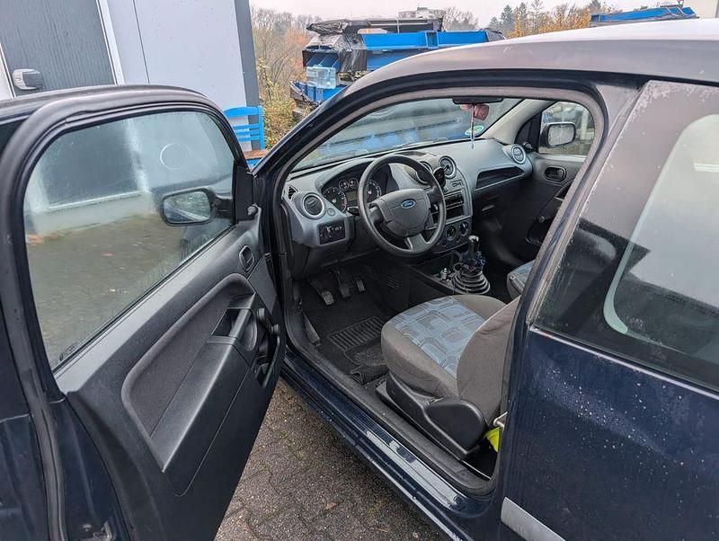 Gebraucht Ford Fiesta Trend 69 PS (50 kW) 2006 Blau Limousine
