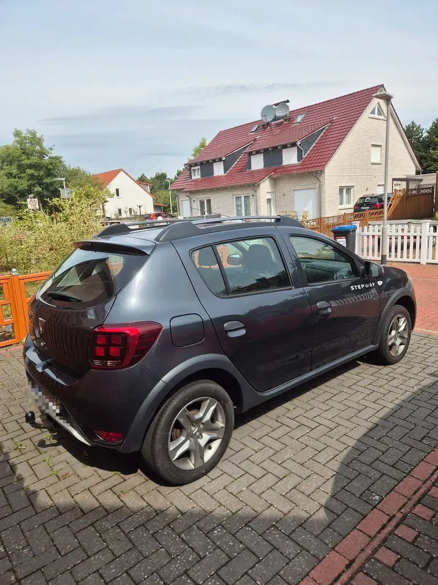 Gebraucht Dacia Sandero Stepway 95 PS (69 kW) 2020 Grau Limousine