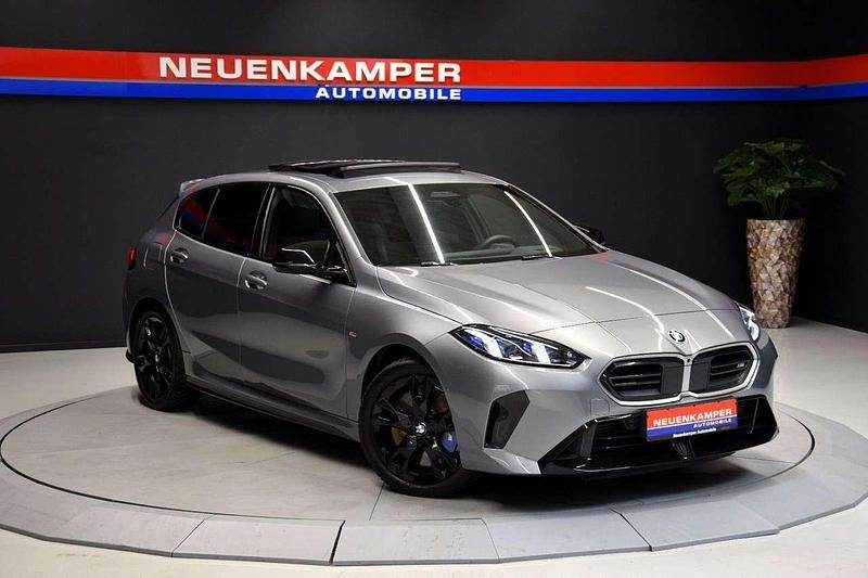 Grau Gebraucht 2024 BMW 135 M Sport Kleinwagen | 44.990 € (Teuer) - Bild 1/4