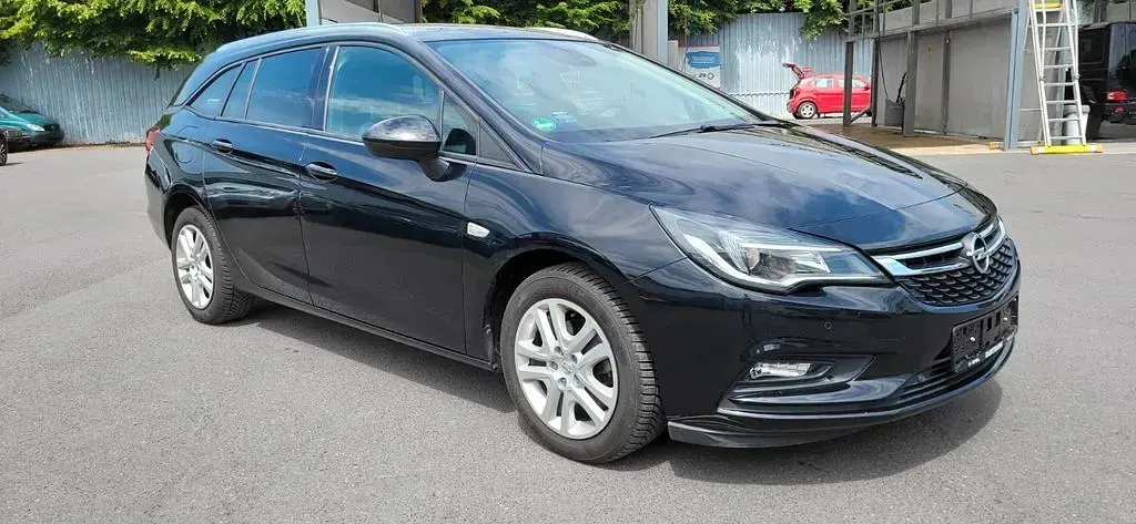 Gebraucht Opel Astra Active 110 PS (80 kW) 2017 Schwarz Kombi