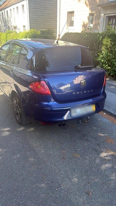 Second-hand Seat Toledo 105 CP (77 kW) 2007 Albastru Hatchback
