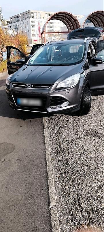 Gebraucht Ford Kuga 150 PS (110 kW) 2015 Grau SUV