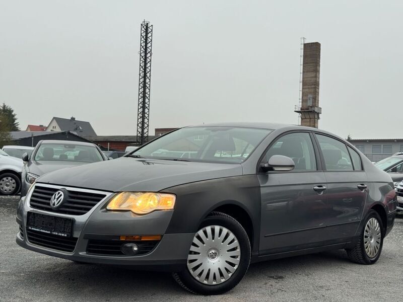 Grau Gebraucht 2008 VW Passat Trendline Limousine | 1.999 € (Guter Preis) - Bild 1/4