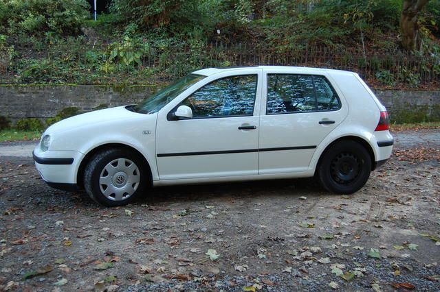 Gebraucht VW Golf IV 90 PS (66 kW) 2000 Weiß Limousine