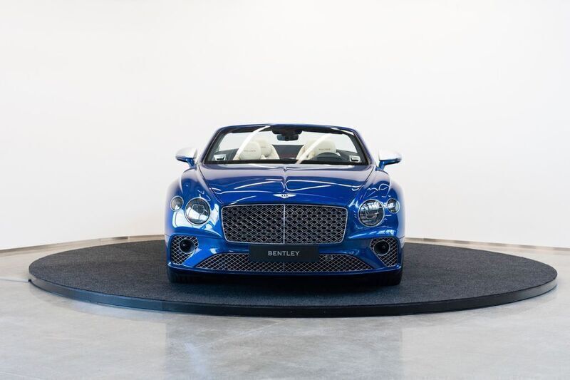 Gebraucht Bentley Continental GT Convertible Mulliner 659 PS (484 kW) 2023 Blau Cabrio