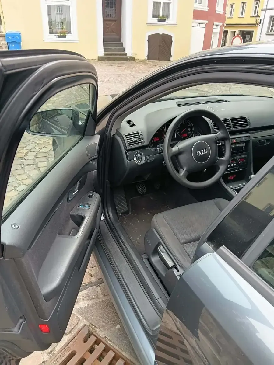 Gebraucht Audi A4 102 PS (75 kW) 2003 Kleinwagen
