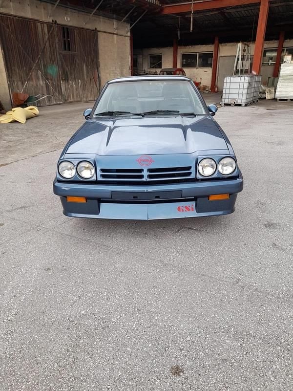 Blau Gebraucht 1982 Opel Manta Coupé | 17.999 € - Bild 1/4