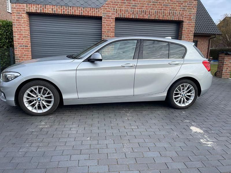 Gebraucht BMW 125 224 PS (164 kW) 2015 Silber Kleinwagen