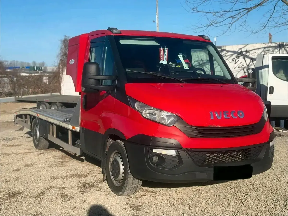 Second-hand Iveco Daily 180 CP (132 kW) 2017 Roșu Berlinǎ
