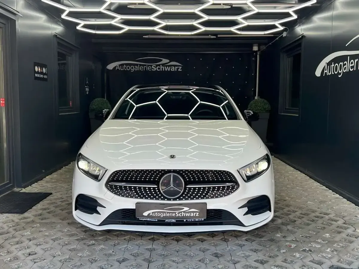 Gebraucht Mercedes A180 AMG 136 PS (100 kW) 2021 Amg polarweiss Limousine