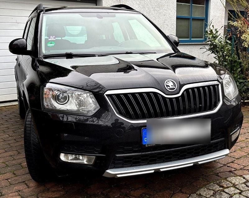 Schwarz Gebraucht 2017 Skoda Yeti Active SUV | 9.300 € (Guter Preis) - Bild 1/4