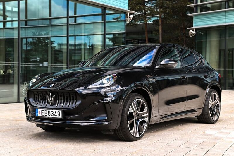 Schwarz Gebraucht 2024 Maserati Grecale Folgore SUV | 90.750 € (Fairer Preis) - Bild 1/4