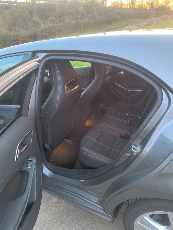 Gebraucht Mercedes A200 Urban 156 PS (114 kW) 2017 Grau Limousine