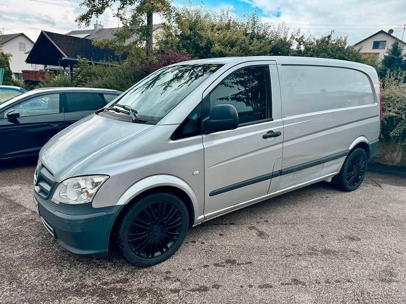 Silber Gebraucht 2011 Mercedes Vito Van | 6.999 € - Bild 1/4