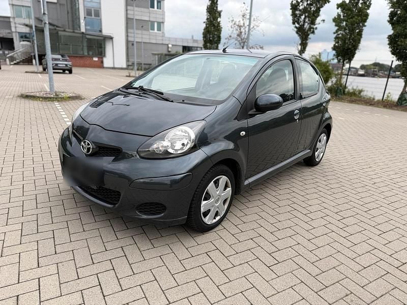 Blau Gebraucht 2009 Toyota Aygo Cool Kleinwagen | 1.999 € - Bild 1/4