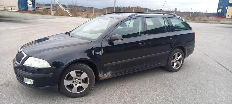Gebraucht Skoda Octavia 105 PS (77 kW) 2008 Schwarz Kombi