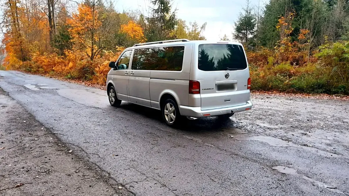 Gebraucht VW Caravelle 180 PS (132 kW) 2011 Silber Van