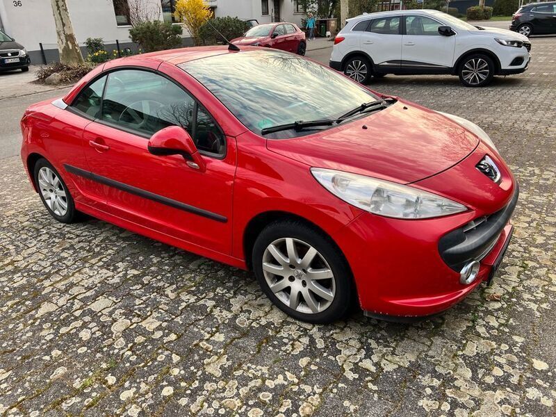Rot Gebraucht 2007 Peugeot 207 CC Platinum Cabrio | 2.500 € (Guter Preis) - Bild 1/4