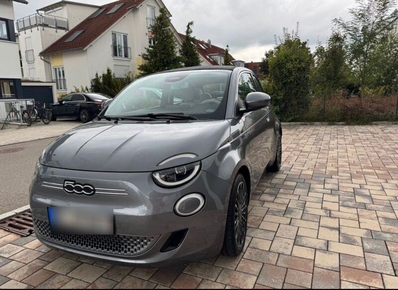Grau Gebraucht 2021 Fiat 500e La Prima Cabrio | 19.300 € (Fairer Preis) - Bild 1/4