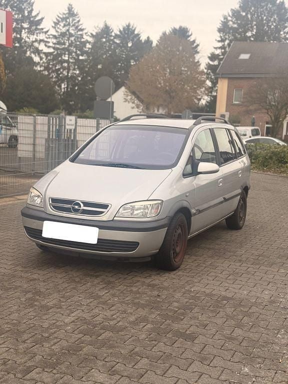Grau Gebraucht 2003 Opel Zafira Comfort Van / Kleinbus | 1.100 € (Fairer Preis) - Bild 1/4