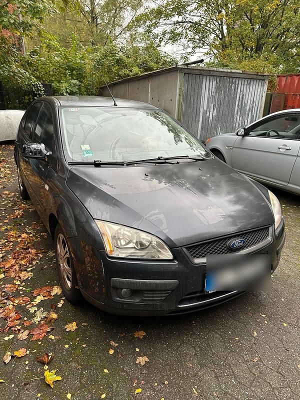 Grau Gebraucht 2008 Ford Focus Limousine | 990 € (Superpreis) - Bild 1/4
