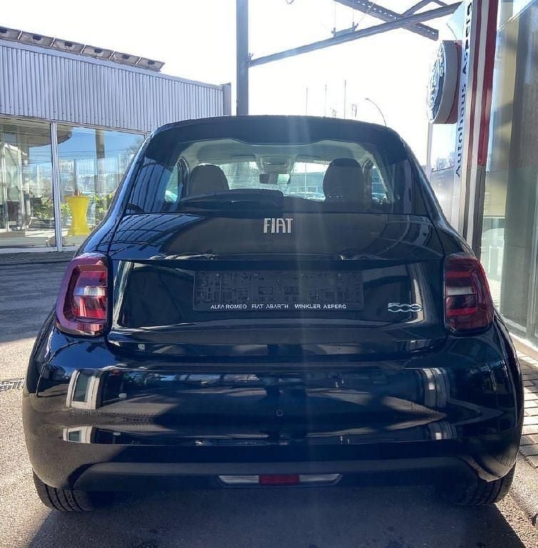 Gebraucht Fiat 500e Icon 86 kW (118 PS) 2022 Colore esterno (onyx schwarz) Limousine