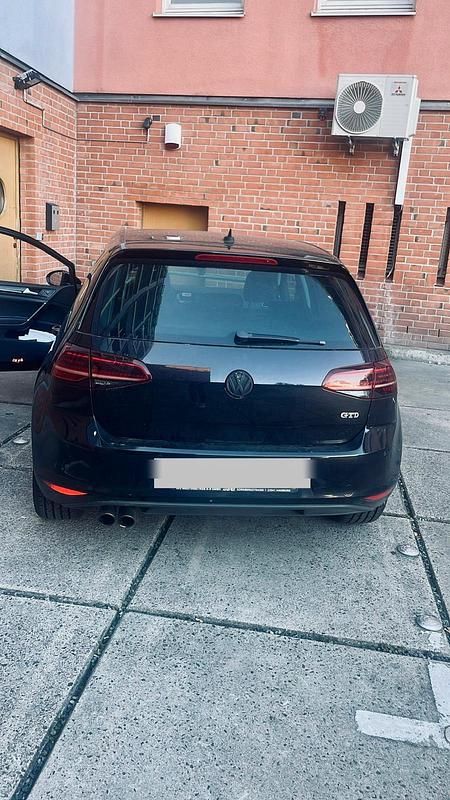 Schwarz Gebraucht 2013 VW Golf VII LOUNGE Limousine | 10.800 € (Fairer Preis) - Bild 1/4