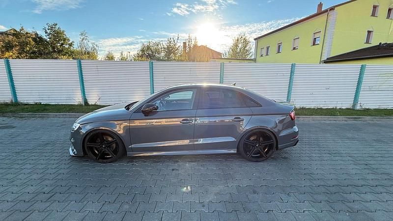 Gebraucht Audi A3 Sport 230 PS (169 kW) 2019 Grau Limousine
