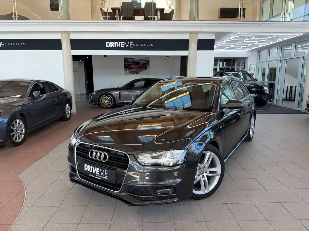 Używany Audi A4 Ambition 150 KM (110 kW) 2015 Szary Kombi