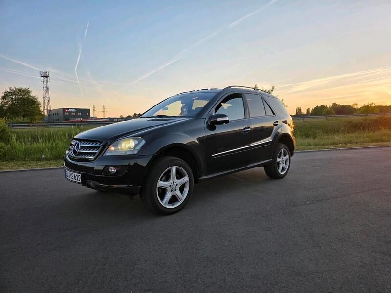 Schwarz Gebraucht 2008 Mercedes ML320 SUV | 8.400 € (Fairer Preis) - Bild 1/4