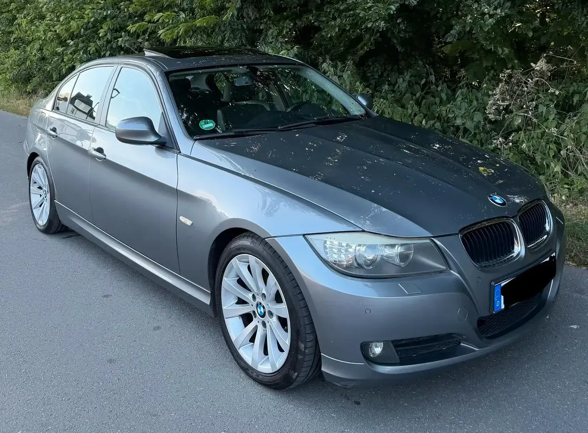 Gebraucht BMW 320 M Sport 177 PS (130 kW) 2009 Grau Limousine
