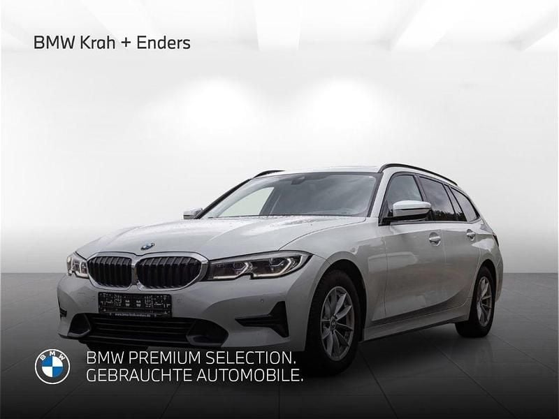 Weiß Gebraucht 2022 BMW 320 Sport Line Limousine | 29.900 € (Fairer Preis) - Bild 1/4