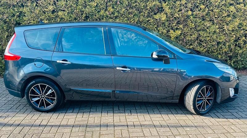 Gebraucht Renault Grand Scénic III Bose Edition 130 PS (95 kW) 2011 Schwarz Van / Kleinbus
