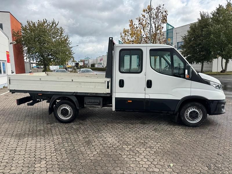 Gebraucht Iveco Daily 136 PS (100 kW) 2020 Weiß Van / Kleinbus