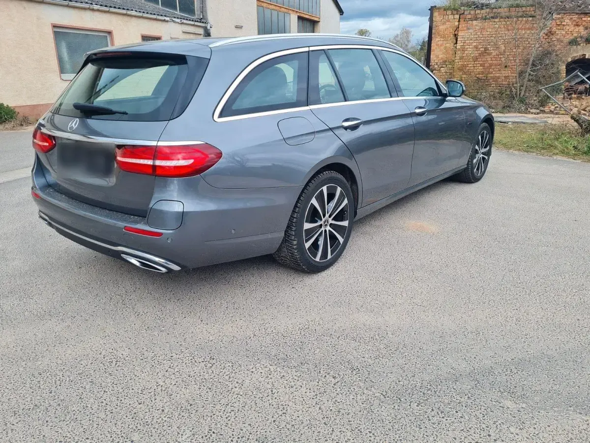 Gebraucht Mercedes E300 306 PS (225 kW) 2019 Grau Kombi