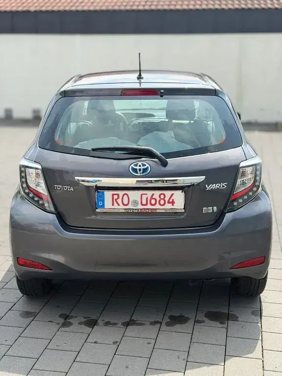 Gebraucht Toyota Yaris Club 101 PS (74 kW) 2013 Kleinwagen