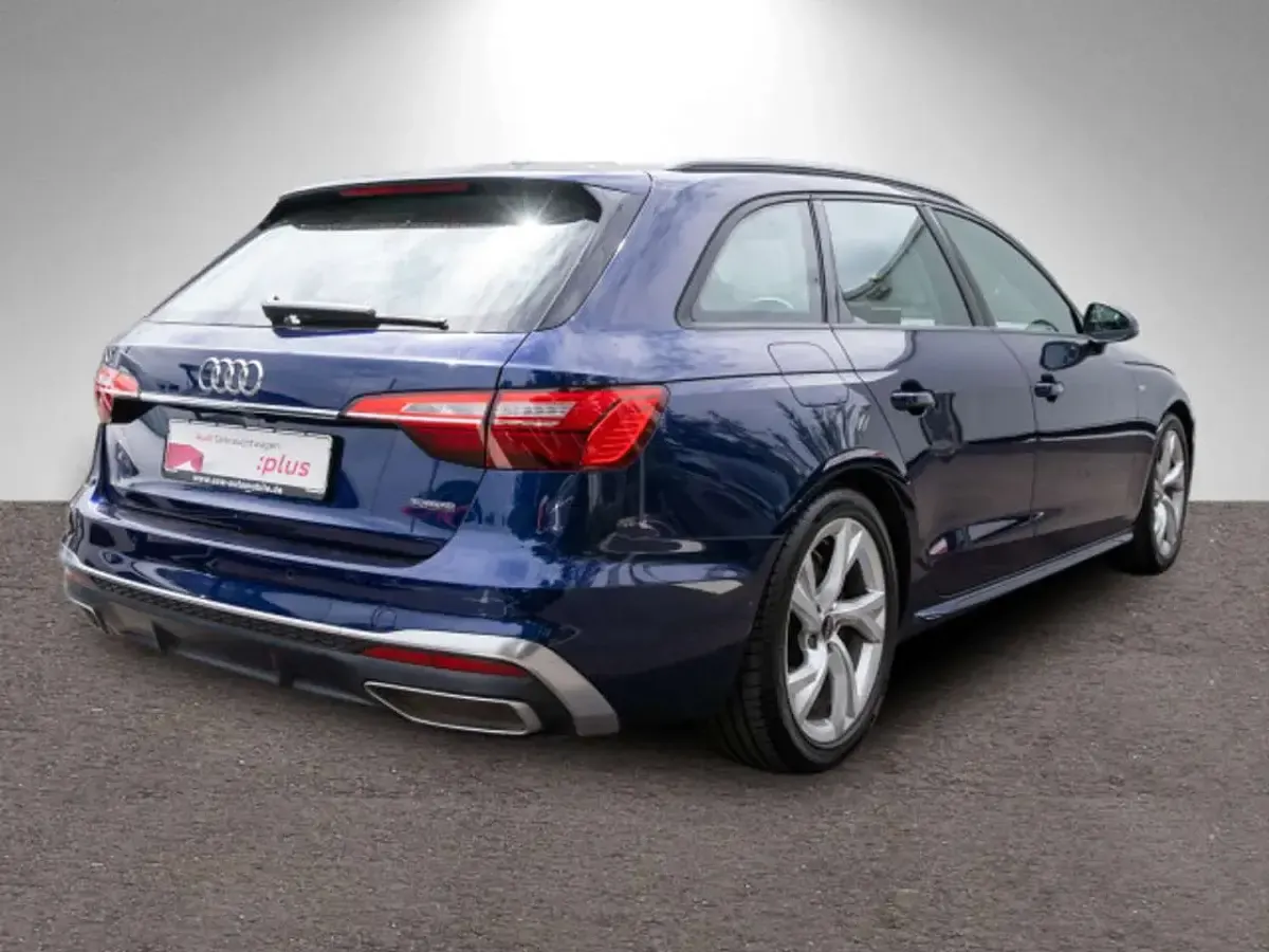 Gebraucht Audi A4 S-Line 204 PS (150 kW) 2024 Navarrablau metallic Kombi