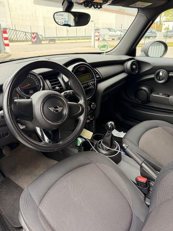 Second-hand Mini One D 95 CP (69 kW) 2017 Negru Hatchback