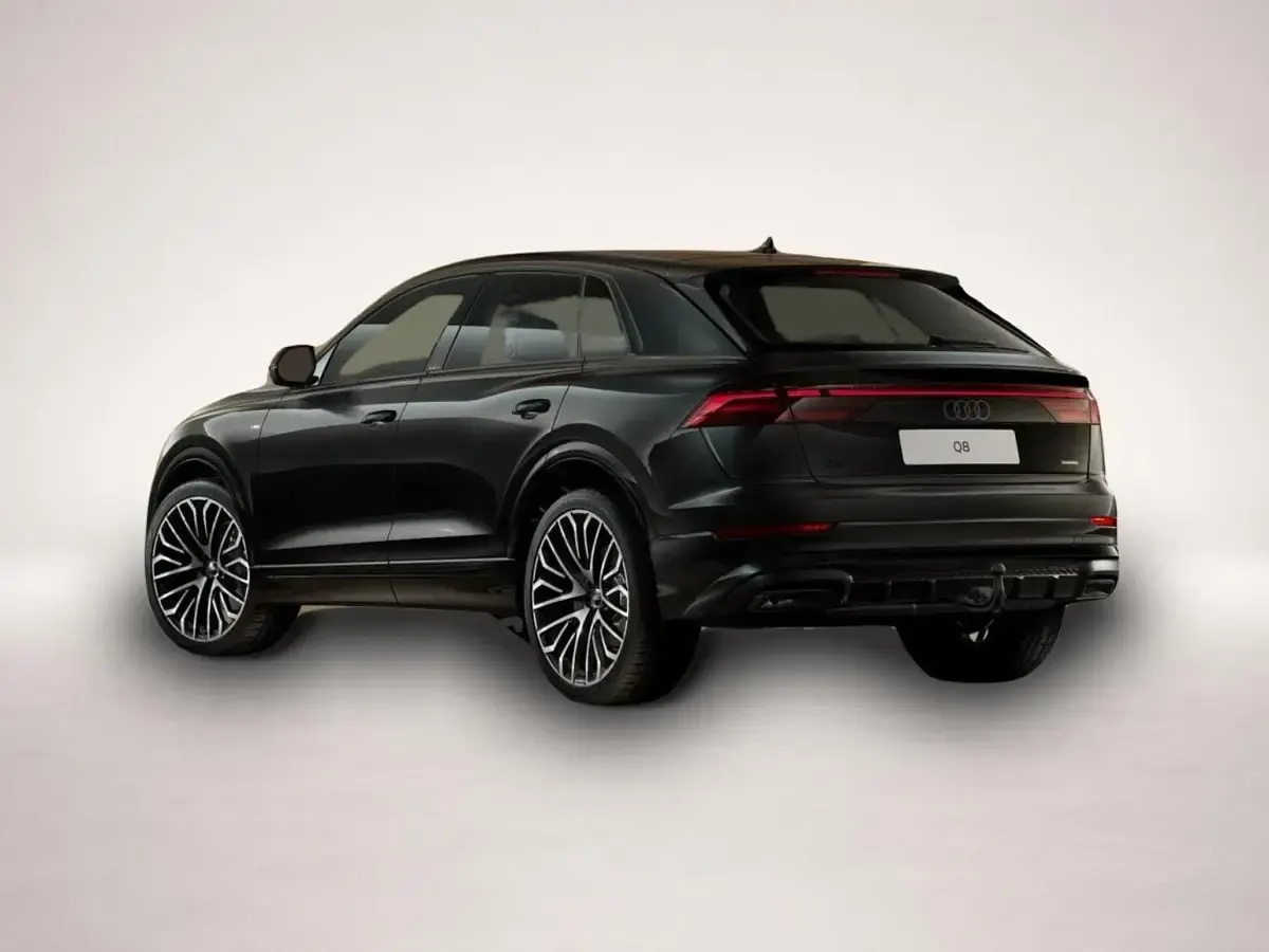 Gebraucht Audi Q8 Ambiente 286 PS (210 kW) 2026 Manufacturer SUV
