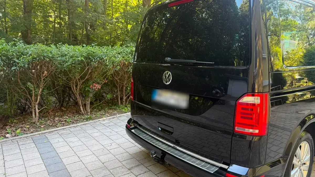Gebraucht VW Multivan Highline 204 PS (150 kW) 2018 Schwarz Van / Kleinbus