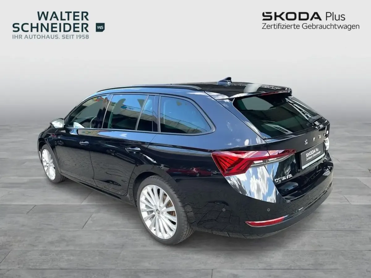 Gebraucht Skoda Octavia Style 204 PS (150 kW) 2021 Schwarzmagic perleffekt Kombi
