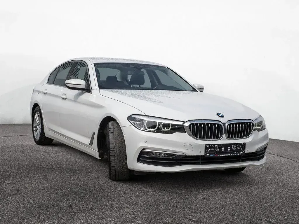 Gebraucht BMW 520 190 PS (139 kW) 2019 Weiß Limousine