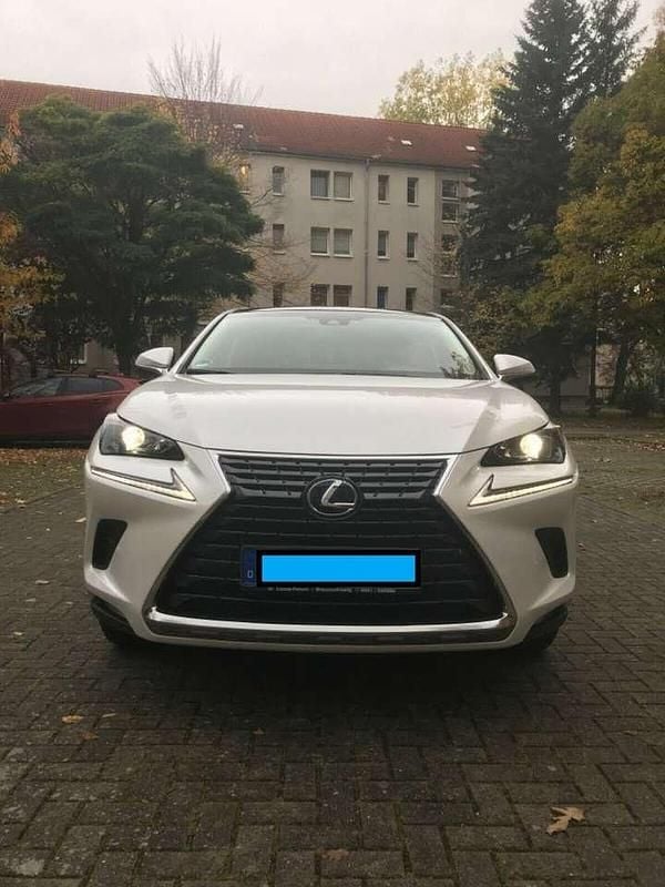 Gebraucht Lexus NX300h Limited Edition 155 PS (114 kW) 2018 Weiß SUV