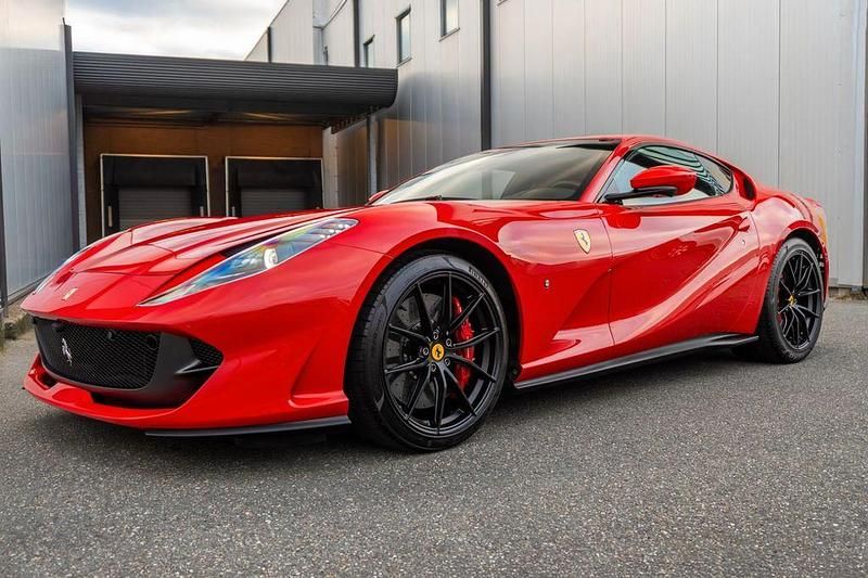 Rot Gebraucht 2020 Ferrari 812 | 356.941 € (Etwas zu teuer) - Bild 1/4
