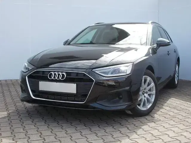 Gebraucht Audi A4 150 PS (110 kW) 2022 Mythosschwarz Kombi