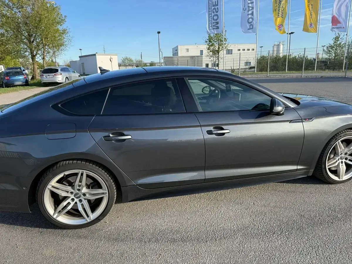 Gebraucht Audi A5 Design 231 PS (169 kW) 2019 Grau Coupé