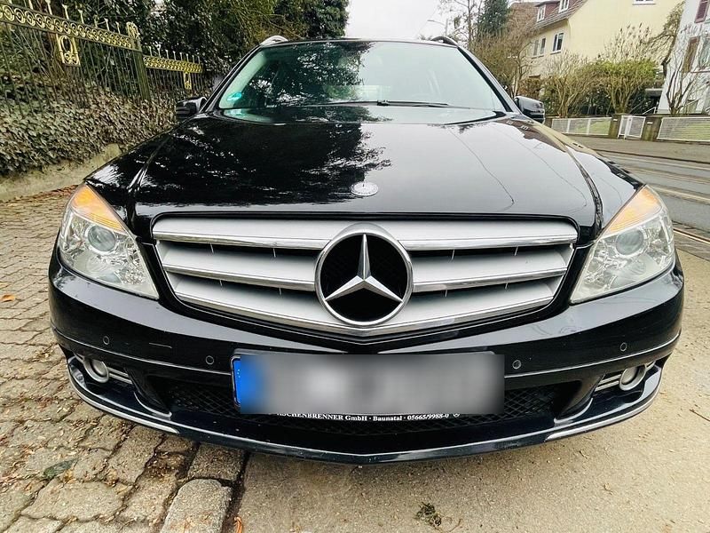Gebraucht Mercedes C180 156 PS (114 kW) 2010 Schwarz Kombi